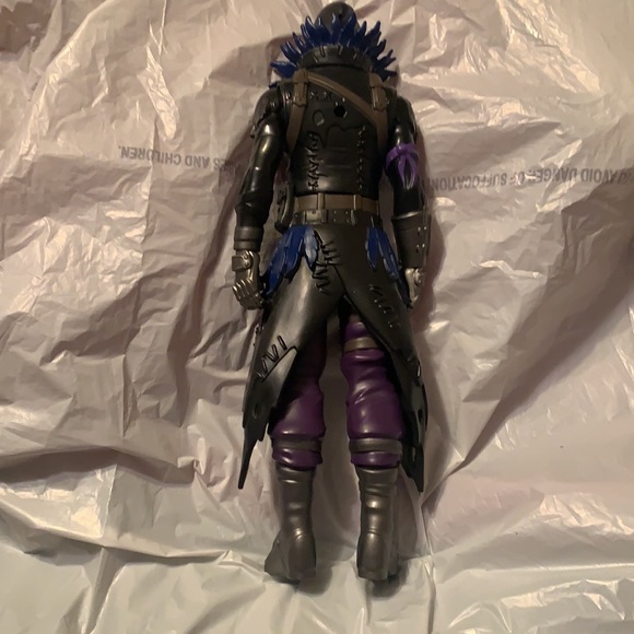 Like new Fornite Raven figurine - Picture 2 of 3